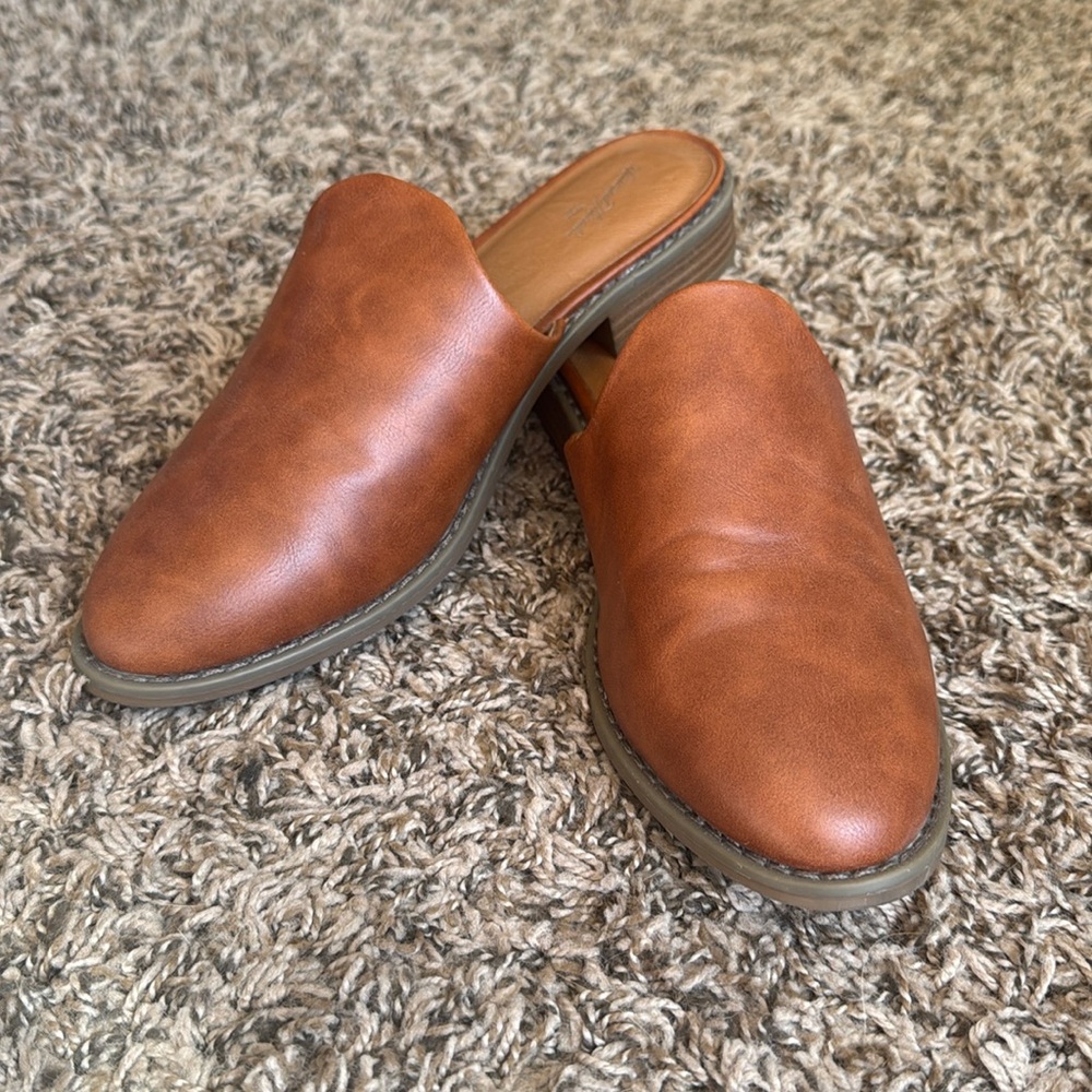 Universal Thread Brown Leather Mules Classic Slip-On